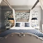 Doodle, Pensjonat 4*